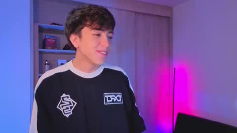 Nicolas online show from 17, 10, 2025