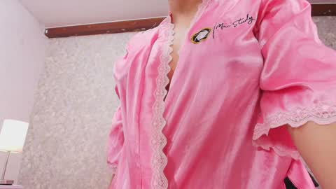 Snapshot of nicol_ferrer chatting on 20, 12, 2024 Nicol online show from 20, 12, 2024