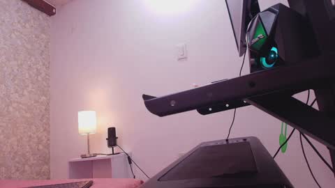 Snapshot of nicol_ferrer chatting on 7, 1, 2025 Nicol online show from 7, 1, 2025