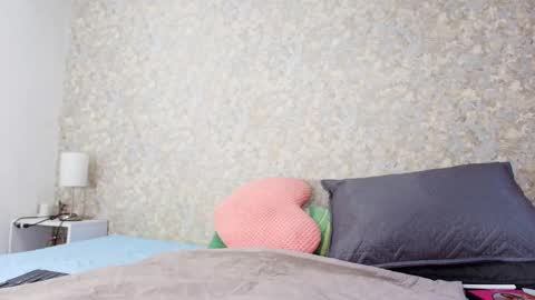 Snapshot of nicol_ferrer chatting on 6, 10, 2025 Nicol online show from 6, 10, 2025