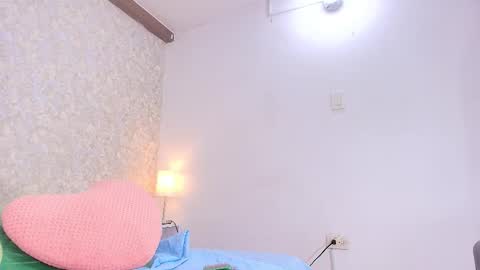 Snapshot of nicol_ferrer chatting on 30, 10, 2025 Nicol online show from 30, 10, 2025