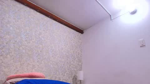 Snapshot of nicol_ferrer chatting on 1, 11, 2025 Nicol online show from 1, 11, 2025