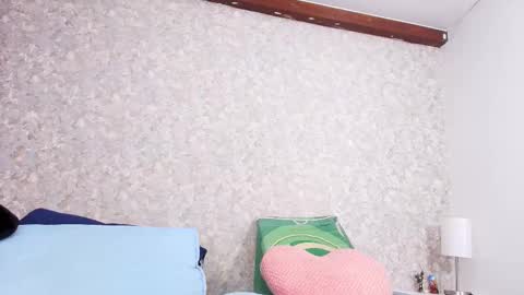 Snapshot of nicol_ferrer chatting on 13, 11, 2025 Nicol online show from 13, 11, 2025