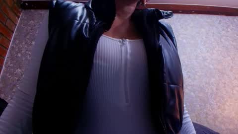 Snapshot of nicol_ferrer chatting on 30, 11, 2025 Nicol online show from 30, 11, 2025