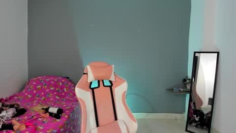 Snapshot of nicol_jone chatting on 12, 1, 2025 Nicol sanchez online show from 12, 1, 2025