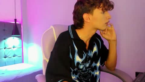 nicolasferrer18 online show from 14, 12, 2025