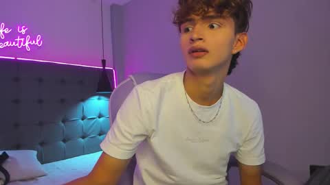 nicolasferrer18 online show from 16, 12, 2025