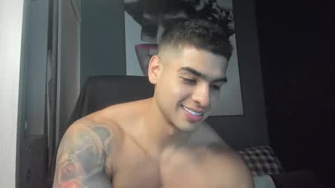 Snapshot of nicolasmuscle chatting on 25, 11, 2025 Andres online show from 25, 11, 2025