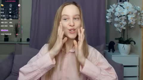 Nicoletta online show from 16, 3, 2026