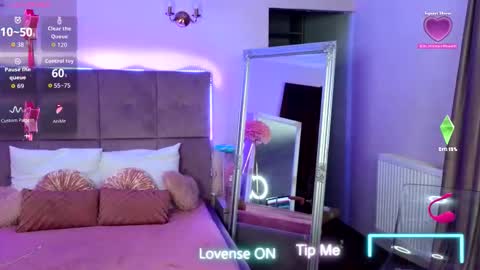 NicoleBond online show from 11, 10, 2025