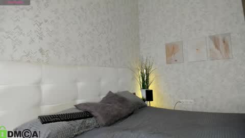 Snapshot of nicole_charm chatting on 2, 10, 2025 GMT7TueWedThSu 0300am-0900am. Sa 1000am-0400pm online show from 2, 10, 2025