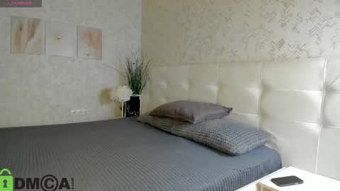 Snapshot of nicole_charm chatting on 12, 11, 2025 GMT7TueWedThSu 0300am-0900am. Sa 1000am-0400pm online show from 12, 11, 2025