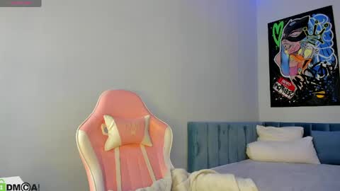 Snapshot of nicole_charm chatting on 19, 4, 2026 GMT7TueWedThSu 0300am-0900am. Sa 1000am-0400pm online show from 19, 4, 2026
