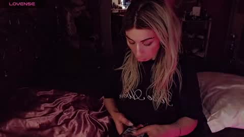 Snapshot of nicole_g0ld_ chatting on 15, 5, 2026 Nicole online show from 15, 5, 2026