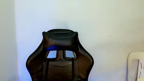 nicole_kiss01 online show from 1, 3, 2025