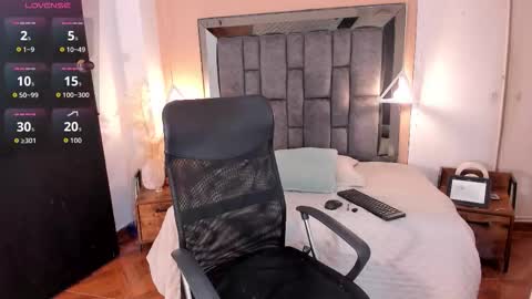 Snapshot of nicole_whitee chatting on 22, 9, 2025 N A T A L I A online show from 22, 9, 2025