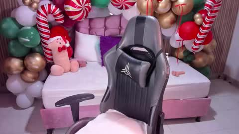 nicolee19_ online show from 20, 12, 2025