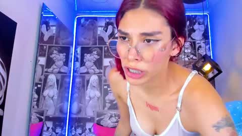 Snapshot of nicolee_angels chatting on 4, 1, 2025 N i c o l e online show from 4, 1, 2025