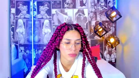 Snapshot of nicolee_angels chatting on 8, 1, 2025 N i c o l e online show from 8, 1, 2025