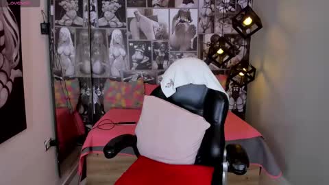 Snapshot of nicolee_angels chatting on 1, 3, 2025 N i c o l e online show from 1, 3, 2025