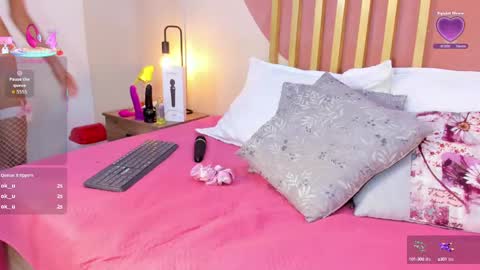 Snapshot of nicolee_angels chatting on 1, 10, 2025 N i c o l e online show from 1, 10, 2025