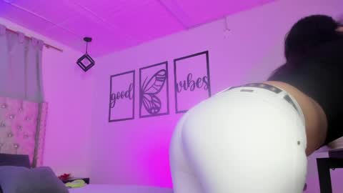 Snapshot of nicolee_millerr chatting on 13, 5, 2026 nicolee millerr online show from 13, 5, 2026