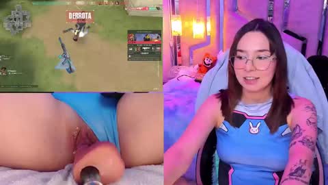 Snapshot of nicoleferrel chatting on 11, 9, 2025 Nicole online show from 11, 9, 2025