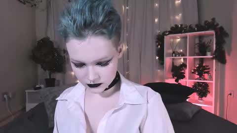 Snapshot of nicolefloret chatting on 20, 12, 2024 Nicole online show from 20, 12, 2024