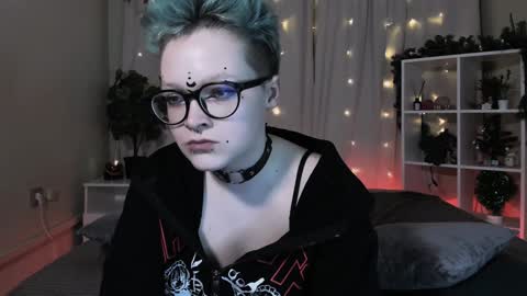 Snapshot of nicolefloret chatting on 8, 1, 2025 Nicole online show from 8, 1, 2025