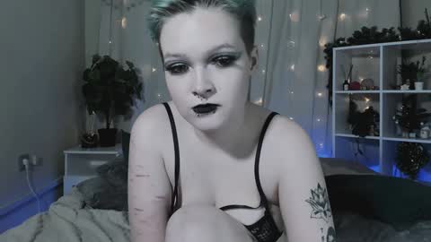Snapshot of nicolefloret chatting on 12, 1, 2025 Nicole online show from 12, 1, 2025