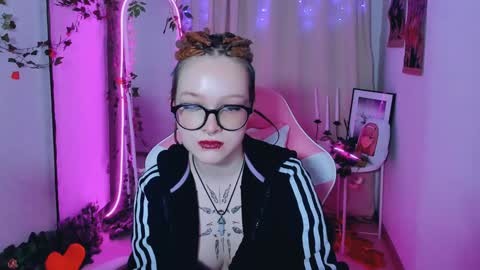 Snapshot of nicolefloret chatting on 6, 2, 2025 Nicole online show from 6, 2, 2025