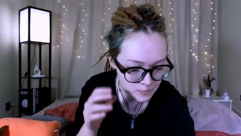 Snapshot of nicolefloret chatting on 28, 2, 2025 Nicole online show from 28, 2, 2025