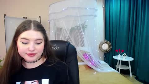nicolefoxery online show from 24, 2, 2025