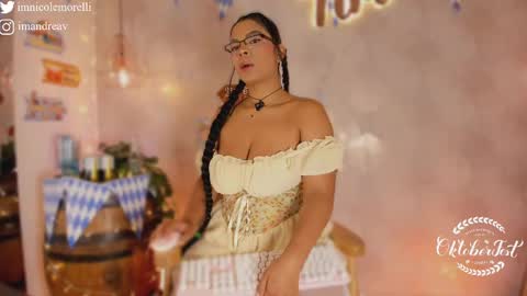 Snapshot of nicolemorelli2 chatting on 3, 10, 2025 Andrea give it a thumbs up please its important online show from 3, 10, 2025