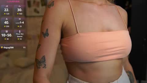 nicolette__shea_ online show from 11, 9, 2025