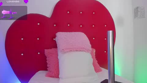 nicolette online show from 25, 2, 2025