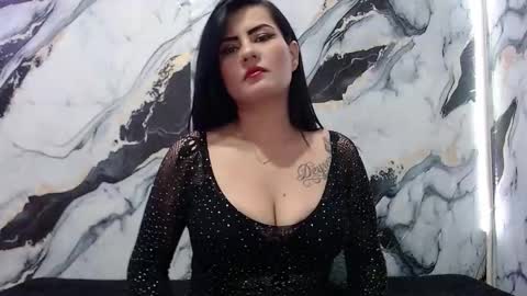 nicolle gomes online show from 18, 12, 2025