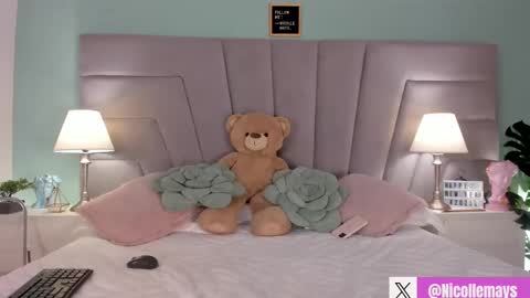 Snapshot of nicolle_mays chatting on 10, 2, 2025 Nicolle Mays online show from 10, 2, 2025