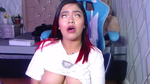 Nicolle Miley online show from 11, 2, 2025