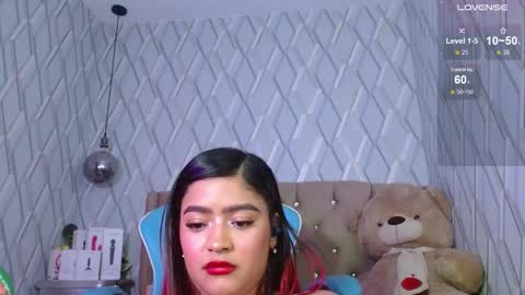 Nicolle Miley online show from 27, 2, 2025