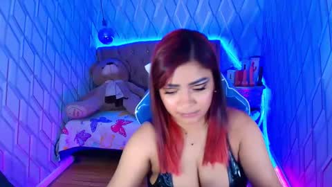 Nicolle Miley online show from 29, 9, 2025