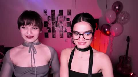 Snapshot of nightfloatt chatting on 21, 10, 2025 Daisy online show from 21, 10, 2025