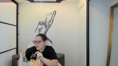 Snapshot of niickyjones chatting on 31, 1, 2025 Anni online show from 31, 1, 2025
