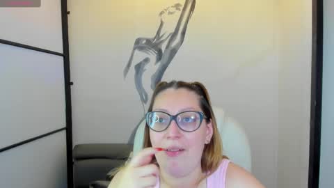 Snapshot of niickyjones chatting on 9, 3, 2025 Anni online show from 9, 3, 2025