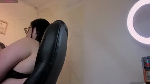 Snapshot of niickyjones chatting on 18, 7, 2026 Anni online show from 18, 7, 2026