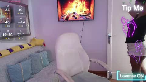 Snapshot of niickylovee chatting on 12, 5, 2026 Nicolle Bustamante online show from 12, 5, 2026