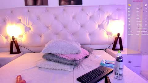 Nicolle  online show from 13, 11, 2025