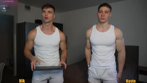 Snapshot of nik_sharp chatting on 25, 10, 2025 Nik online show from 25, 10, 2025