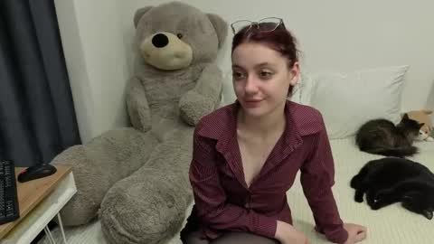 Snapshot of nikagaze chatting on 18, 5, 2026 Nika online show from 18, 5, 2026
