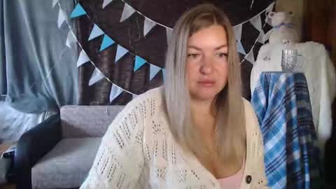 Snapshot of nikaskylink chatting on 4, 10, 2025 Nika online show from 4, 10, 2025